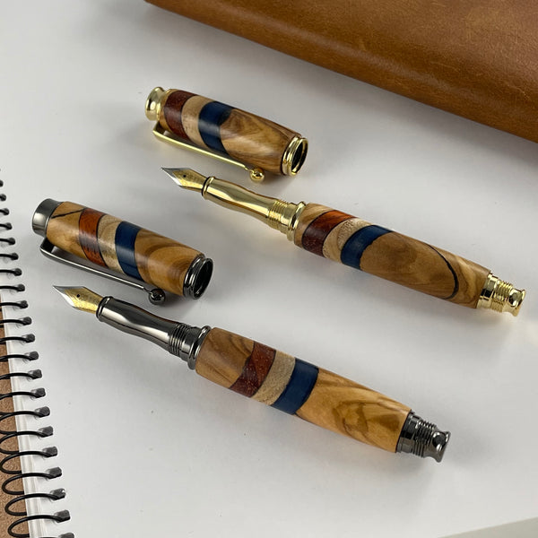Parure 2 Stylos Premium Bois Tricolore Drapeau Français. Personnalisé avec gravure. Livré avec boîte cadeau luxe.