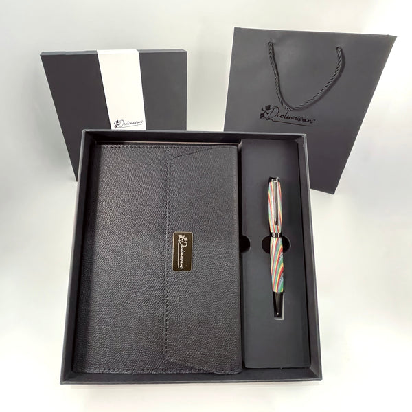 Coffret cadeau : Carnet A5 + Stylo bois Arc en Ciel, Rainbow. Personnalisation possible.