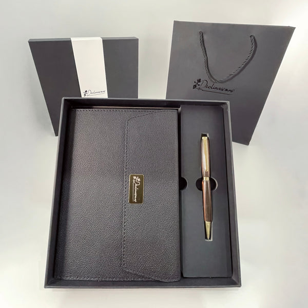 Coffret cadeau : Carnet A5 + Stylo bois Ebène de Macassar. Personnalisation possible.