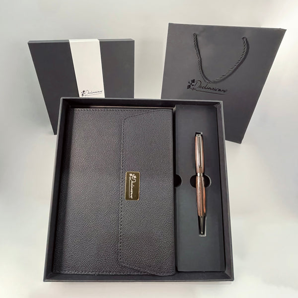 Coffret cadeau : Carnet A5 + Stylo bois Ebène de Macassar. Personnalisation possible.