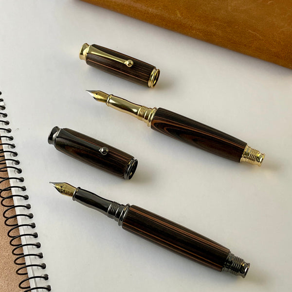 Parure 2 Stylos Premium Bois Ebène de Macassar. Personnalisé avec gravure. Livré avec boîte cadeau luxe.