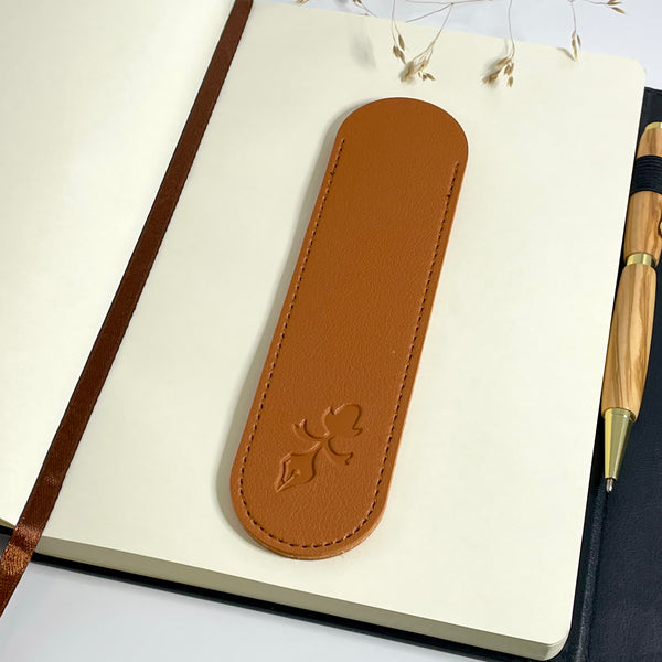 Coffret cadeau : Boite + Stylo Plume Luxe + Carnet Premium A5 + Cartouches + Housse. Personnalisation Possible.