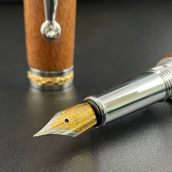 Parure 2 Stylos Luxe Bois Acajou d'Afrique, avec éléments plaqué Or 24k et Cristal. Personnalisé et livré avec boîte cadeau luxe.
