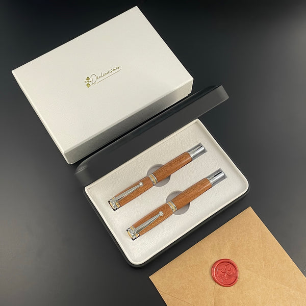 Parure 2 Stylos Luxe Bois Acajou d'Afrique, avec éléments plaqué Or 24k et Cristal. Personnalisé et livré avec boîte cadeau luxe.