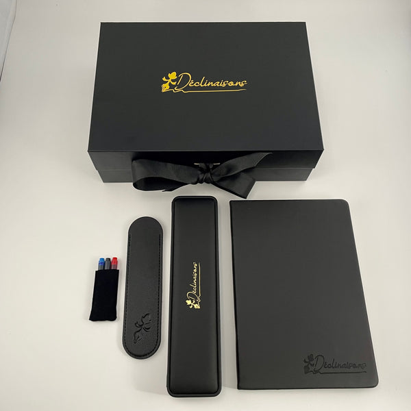 Coffret cadeau : Boite + Stylo Plume Luxe + Carnet Premium A5 + Cartouches + Housse. Personnalisation Possible.