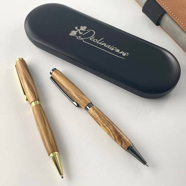 Juego de 2 bolígrafos de madera de olivo hechos a mano en Francia. Personalizado con grabado. Caja de regalo de lujo.