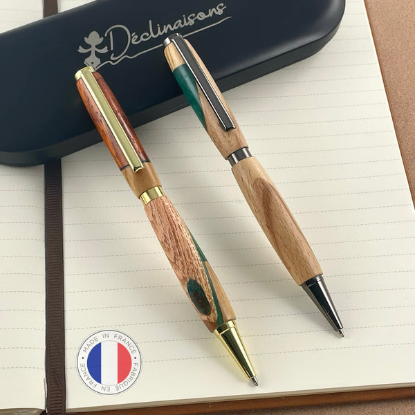 Set of 2 pens in precious wood and green resin, handcrafted in France. Personalized with engraving. Luxury gift box.