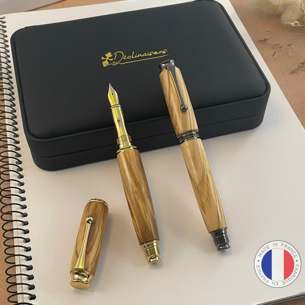 Parure 2 Stylos Premium Bois Olivier d'Italie. Personnalisé avec gravure. Livré avec boîte cadeau luxe.