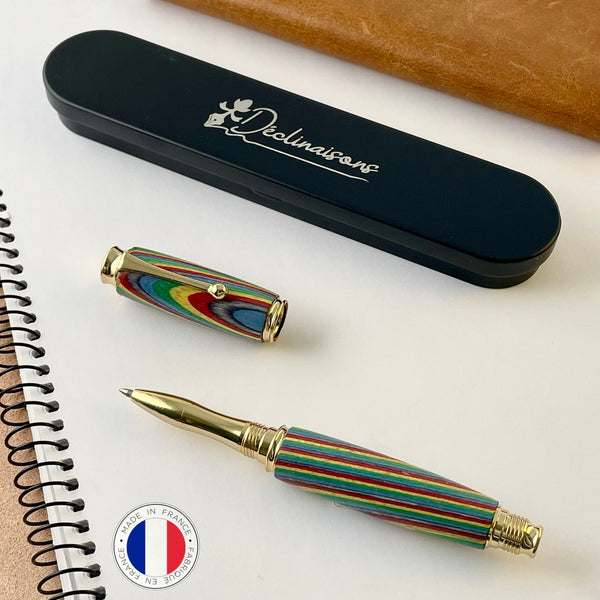 Stylo Roller Premium Bois Arc en Ciel, Rainbow. Personnalisation possible. Livré avec boîte cadeau métal.