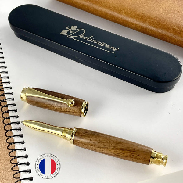 Stylo roller en bois de Noyer des Pyrénées. Fabriqué main en France. Stylos Déclinaisons.