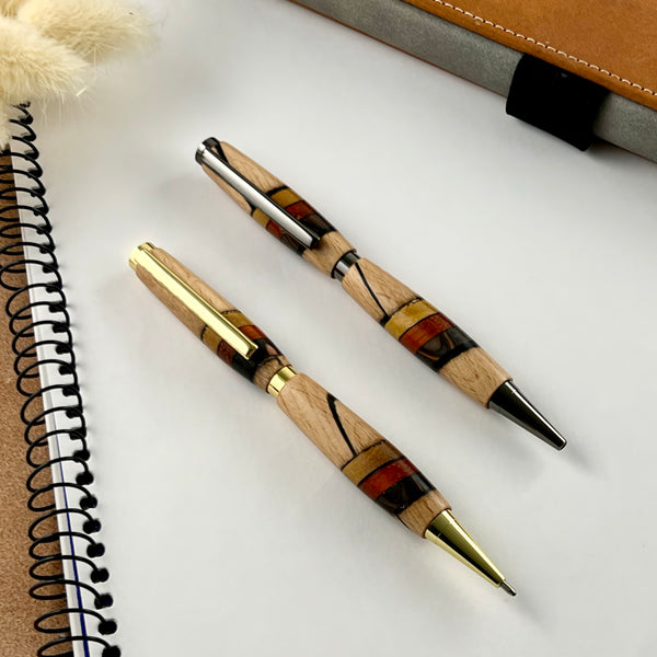 Stylo Bille bois de Hêtre d'Allemagne et drapeau Allemand. Personnalisé avec gravure. Livré avec boîte cadeau métal.