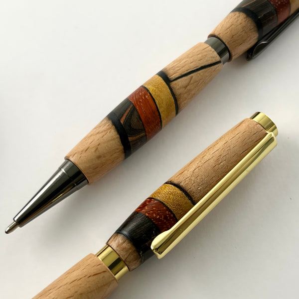 Stylo Bille bois de Hêtre d'Allemagne et drapeau Allemand. Personnalisé avec gravure. Livré avec boîte cadeau métal.