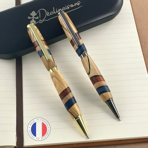 Juego de 2 bolígrafos tricolor con bandera francesa, hechos a mano en Francia. Personalizado con grabado. Caja de regalo de lujo.