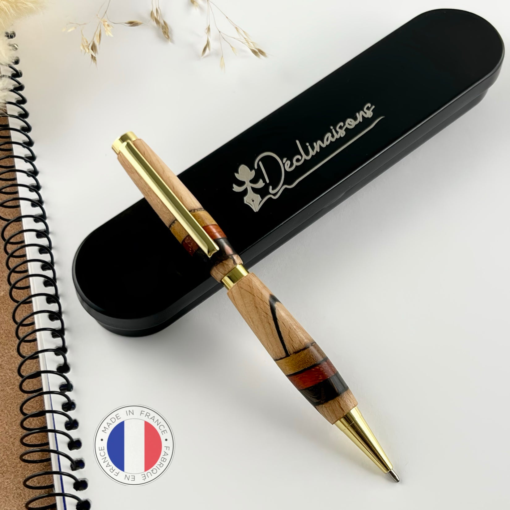 Stylo Bille bois de Hêtre d'Allemagne et drapeau Allemand. Personnalisé avec gravure. Livré avec boîte cadeau métal.