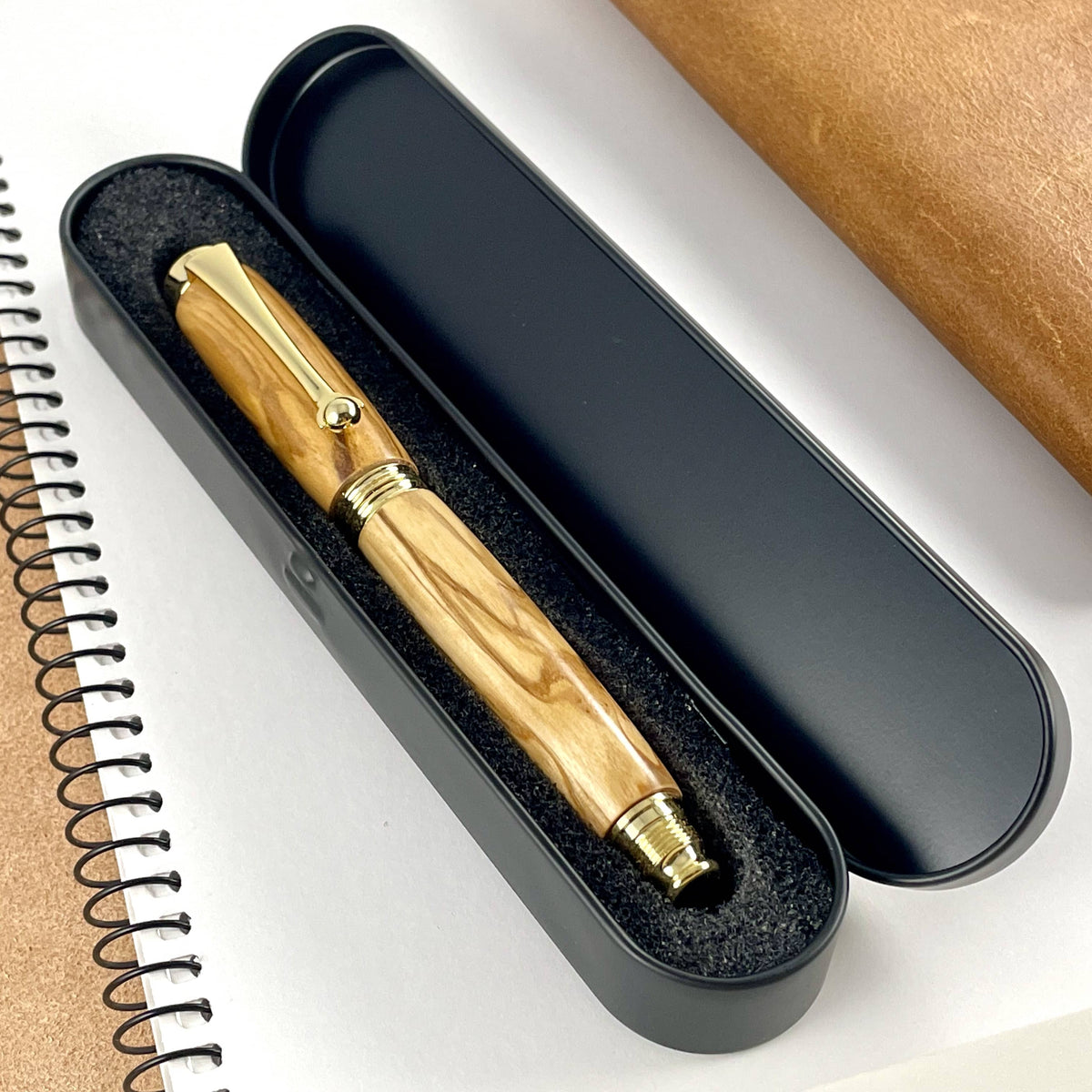 Stylo In English Fountain pen in Olive from Italy, handcrafted in France. Custom ...